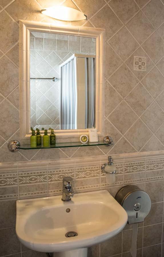 Guesthouse Nefeli パライオス・アギオス・アタナシオス エクステリア 写真